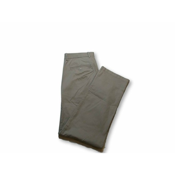 GAP KHAKIS CHINO PANTS MENS NEW RELAXED SIZE 31X32 LIGHT KHAKI COLOR NWT - Picture 1 of 2